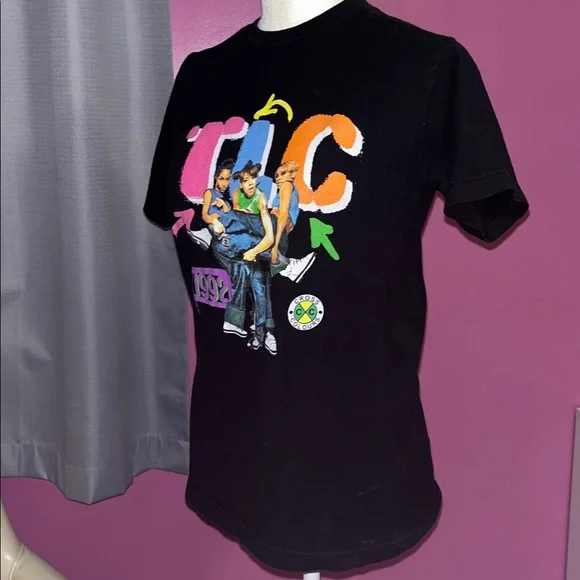 Cross Colours “TLC 1992” Graphic Tee